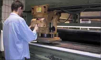 Po�etn&eacute; mno�stv&iacute; vysek&aacute;vac&iacute;ch n&aacute;stroj� a dob�e rozt�&iacute;d�n&yacute; sklad desek umo��uje rychl&eacute; a flexibiln&iacute; dod&aacute;vky