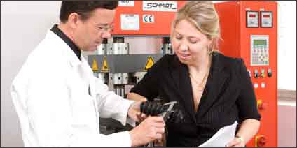 Inovativn&iacute; v&yacute;voj a v&yacute;zkum v v laborato�i firmy Zrunek