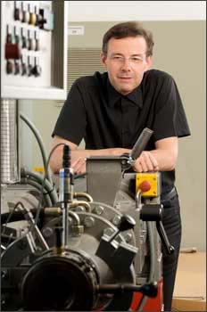 Ulrich Zrunek, ředitel společnosti, vedení výzkumu a vývoje firmy Zrunek